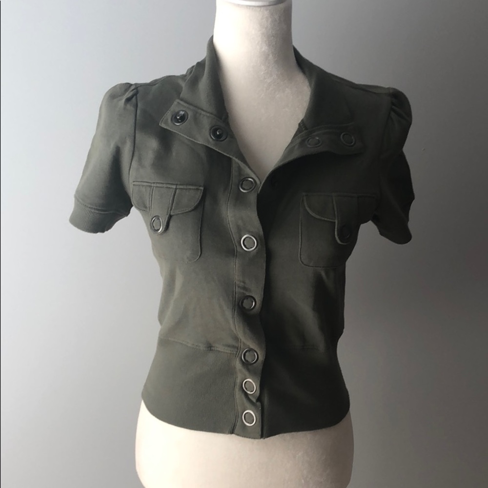 Olive green short sleeve jacket. This is soo cute!
